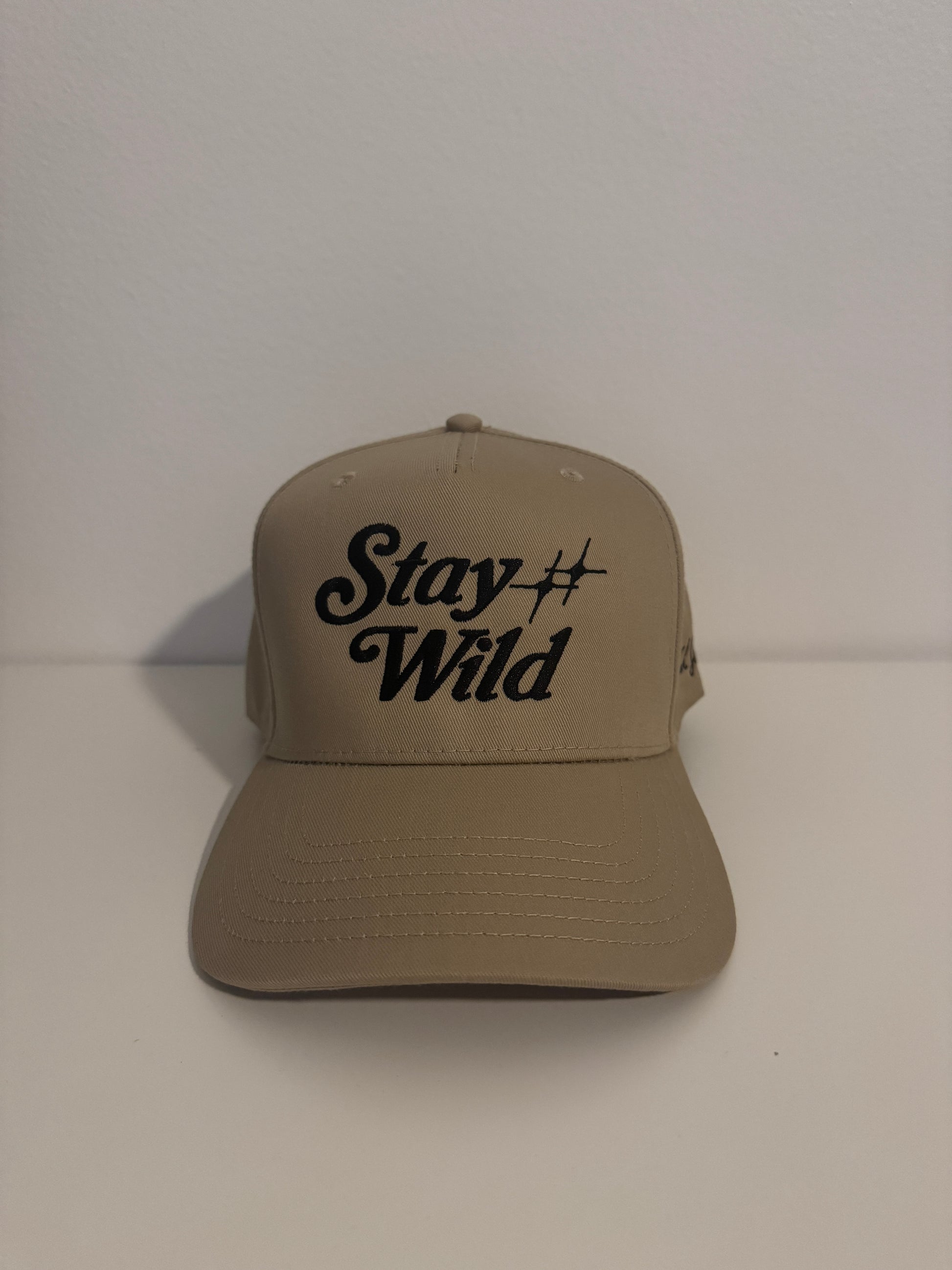STAY WILD (TAN/BLACK)